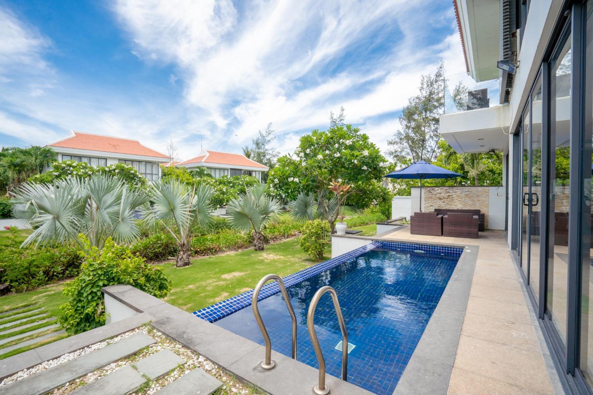 Luxury Pool Villa Close To The Private Beach Da Nang Buitenkant foto